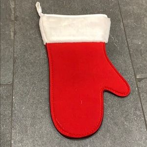 Holiday baking mitt